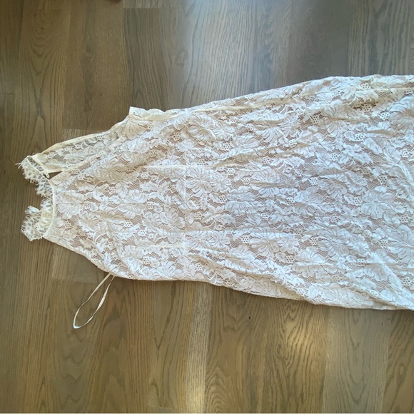 Bridal shower lace dress - Picture 2 of 4